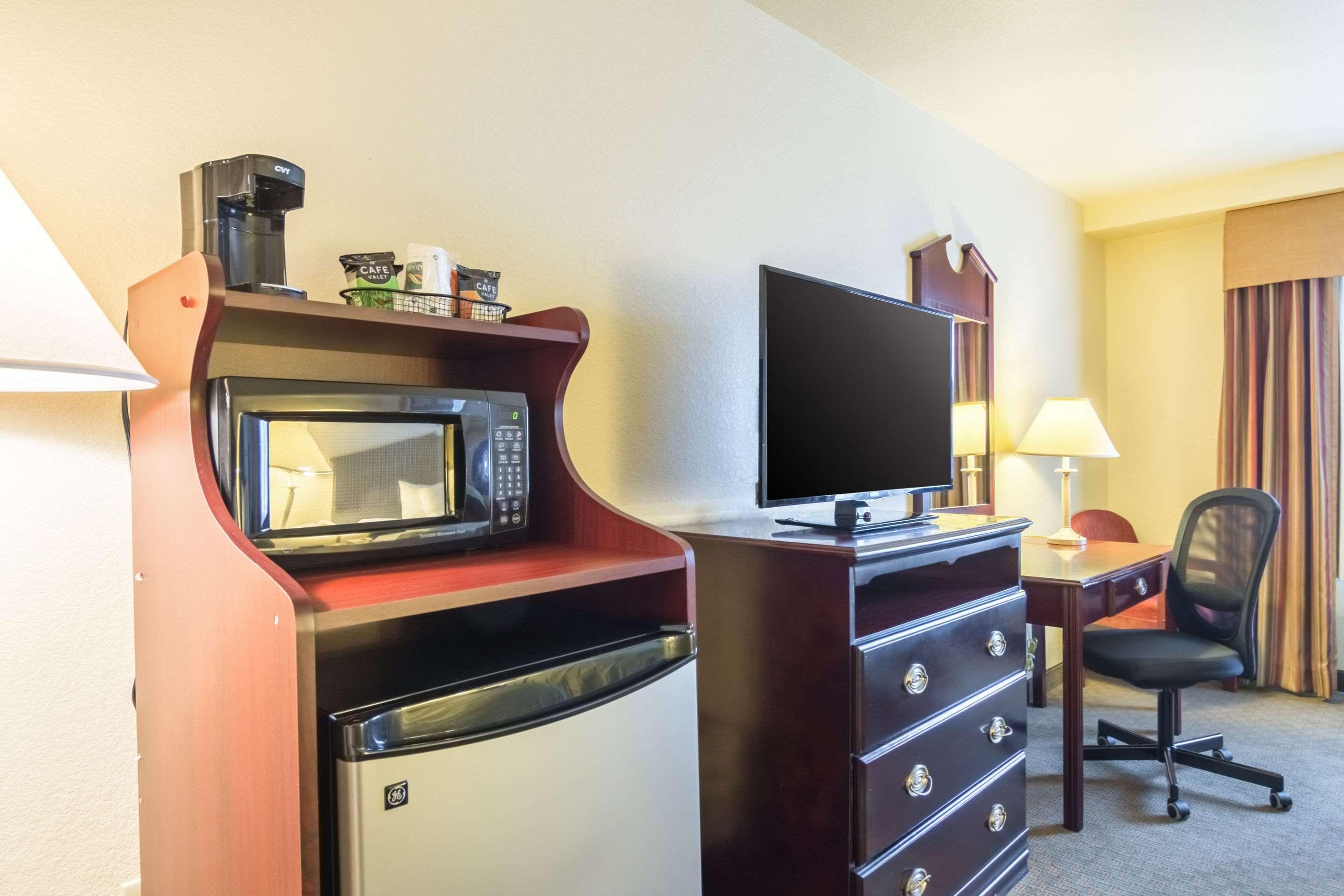 Quality Inn & Suites Alma - Fort Smith Northeast Экстерьер фото