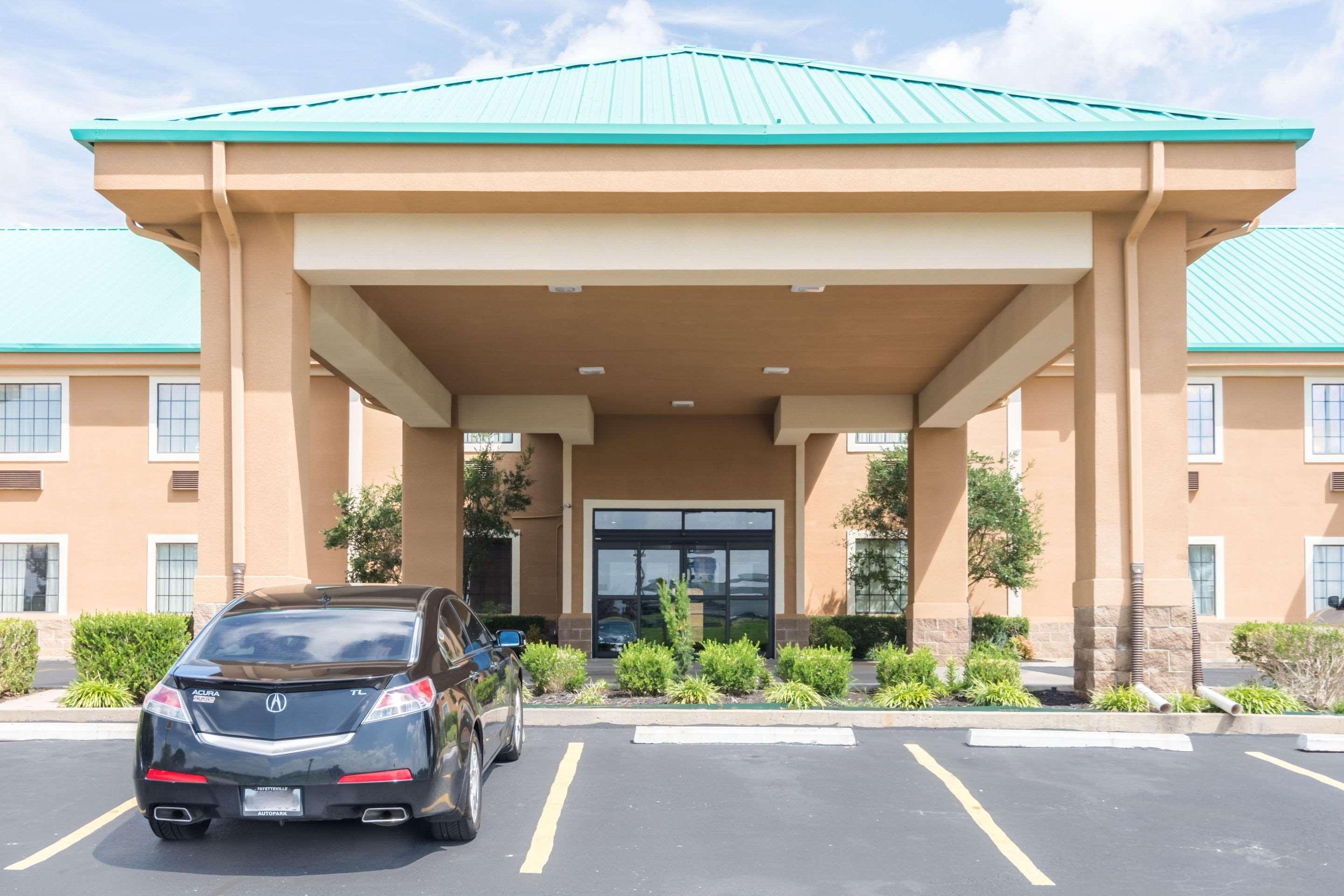 Quality Inn & Suites Alma - Fort Smith Northeast Экстерьер фото